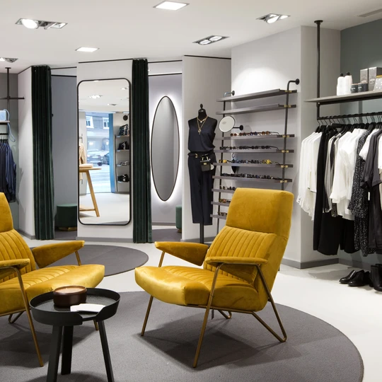 Modegeschäft Ladenbau by Formwerk.cc