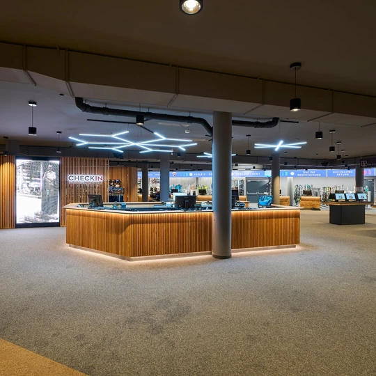 Ski Store Ladenbau by Formwerk.cc